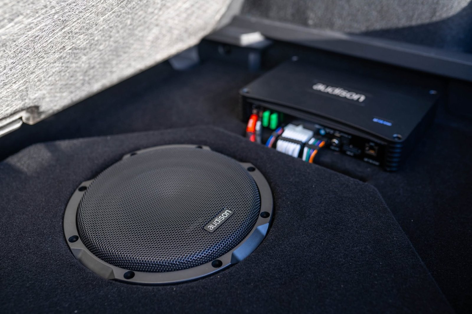 Audison subwoofer en versterker
